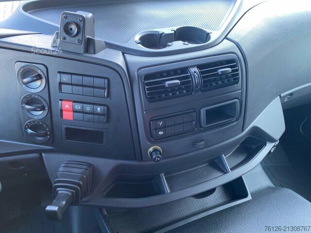 Kuorma-auto umpikorilla Mercedes-Benz Atego 1327L LBW/AHK/HPE/Klima/Koffer mit Filz