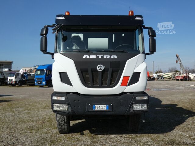 Camión hormigonera Astra hd9 8450