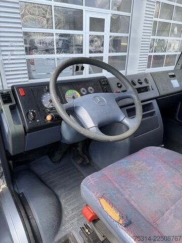 Ван с двойна кабина mercedes-benz Vario  815d klima/ Autom./ Standh./ Regal