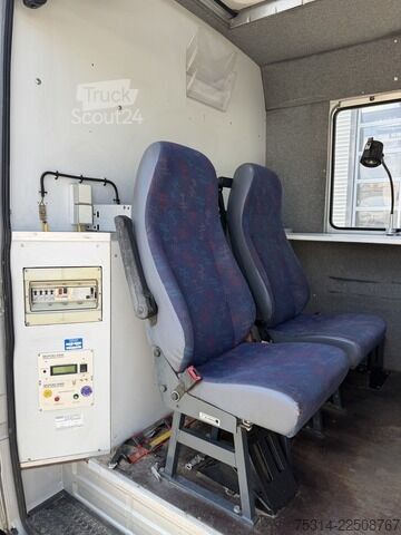 Ван с двойна кабина mercedes-benz Vario  815d klima/ Autom./ Standh./ Regal