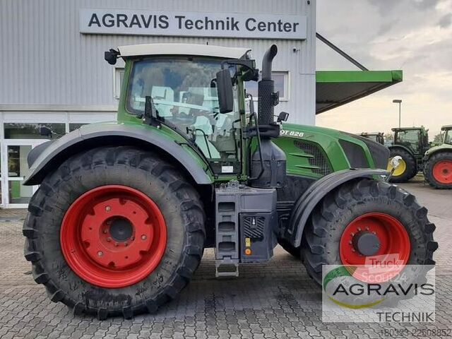 Traktors Fendt 828 VARIO S4