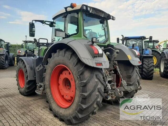 Traktors Fendt 828 VARIO S4