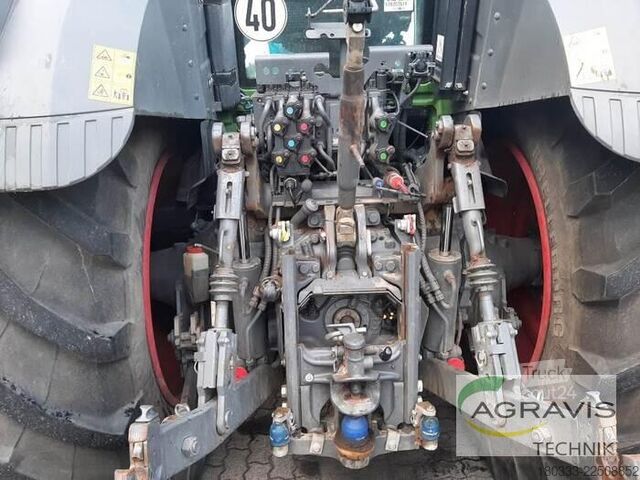 Traktors Fendt 828 VARIO S4