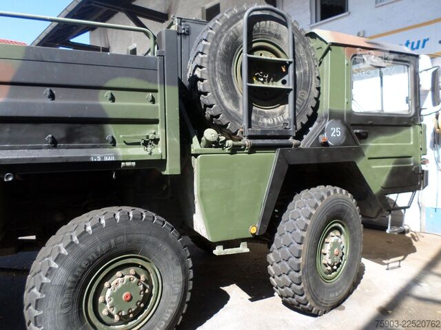 Lastbil med flak MAN KAT 1  8x8  10 Ton   Winde  Top Zustand
