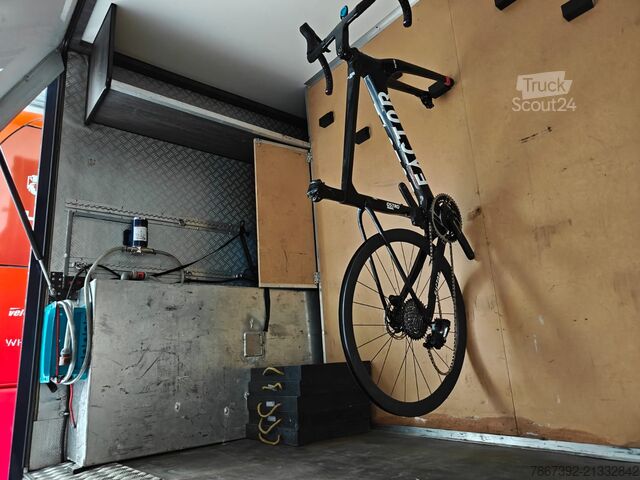 Kemperkravas automašīna DAF CF75