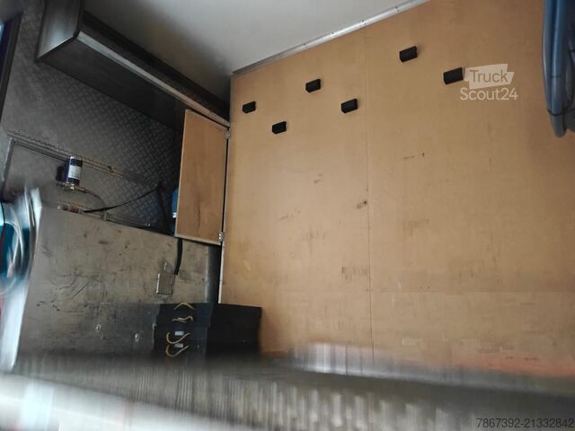 Kemperkravas automašīna DAF CF75