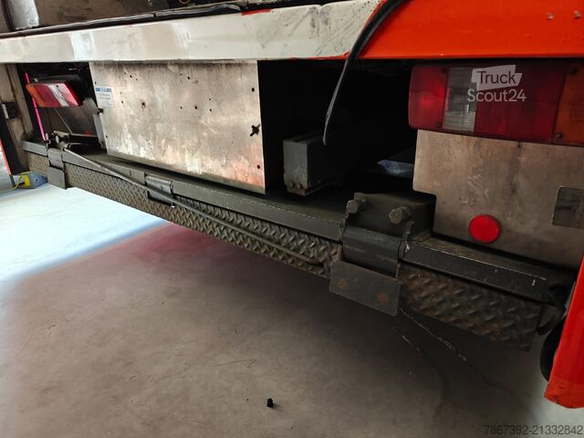 Kemperkravas automašīna DAF CF75