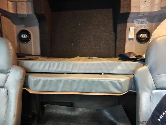 Kemperkravas automašīna DAF CF75