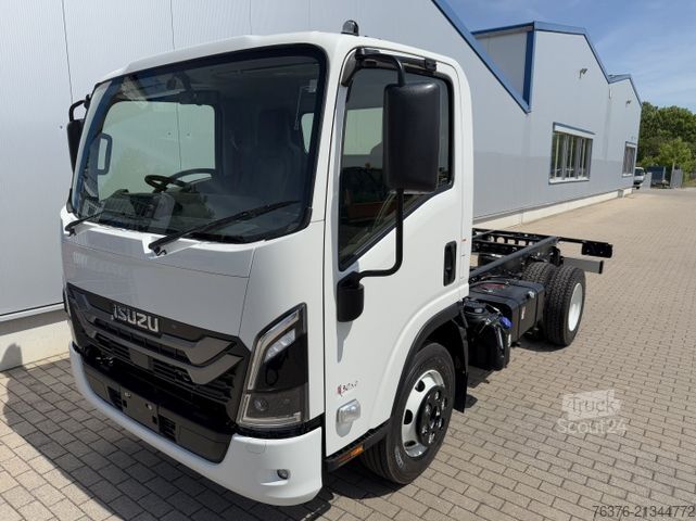 Sonstige ISUZU M30 RECHTSLENKER Aut. 5.2l 190 PS Radst 2.765