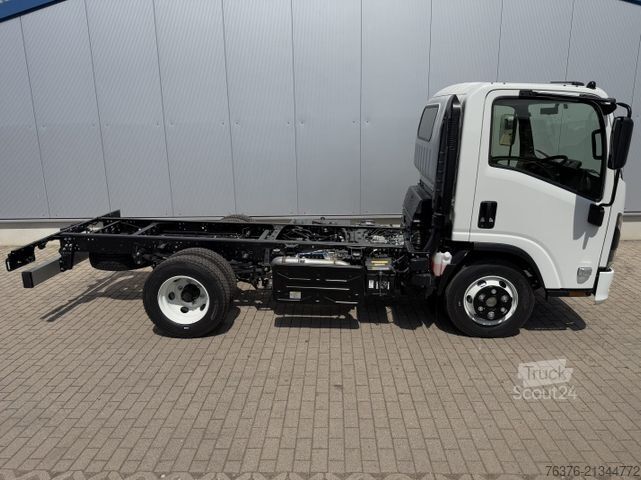 Sonstige ISUZU M30 RECHTSLENKER Aut. 5.2l 190 PS Radst 2.765