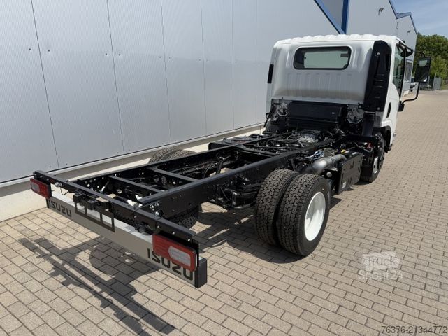 Sonstige ISUZU M30 RECHTSLENKER Aut. 5.2l 190 PS Radst 2.765