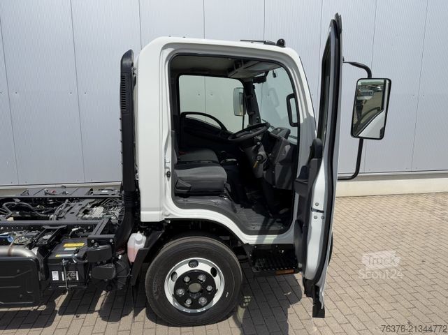 Sonstige ISUZU M30 RECHTSLENKER Aut. 5.2l 190 PS Radst 2.765