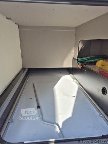 Yarı entegre karavan BÜRSTNER Campeo TD IT 660 Hubbett / Isofix / Automatik