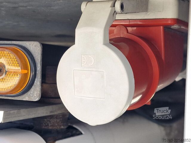 Prevoz v hladilniku/zamrznjenem stanju Volvo FH 13.500 6x2*4 - XL - Thermoking frigo - Retar...