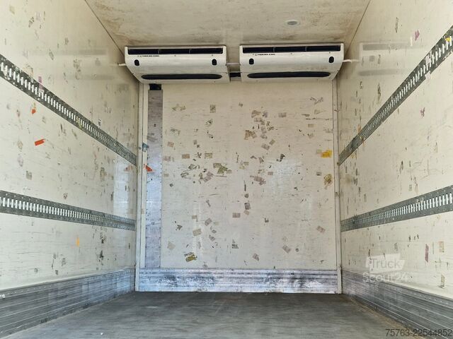 Prevoz v hladilniku/zamrznjenem stanju Volvo FH 13.500 6x2*4 - XL - Thermoking frigo - Retar...