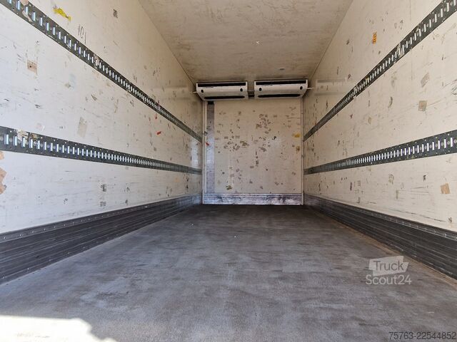 Prevoz v hladilniku/zamrznjenem stanju Volvo FH 13.500 6x2*4 - XL - Thermoking frigo - Retar...