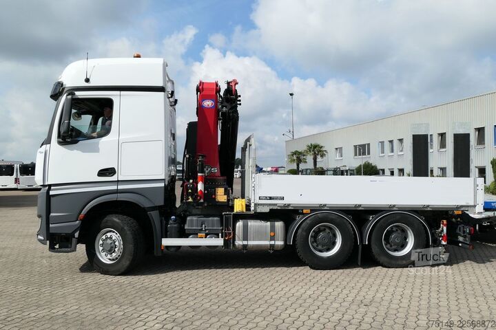 Grue montée sur camion MERCEDES-BENZ 2651 L Arocs HAD 6x6,HMF 3220,Funk,AHK,Container