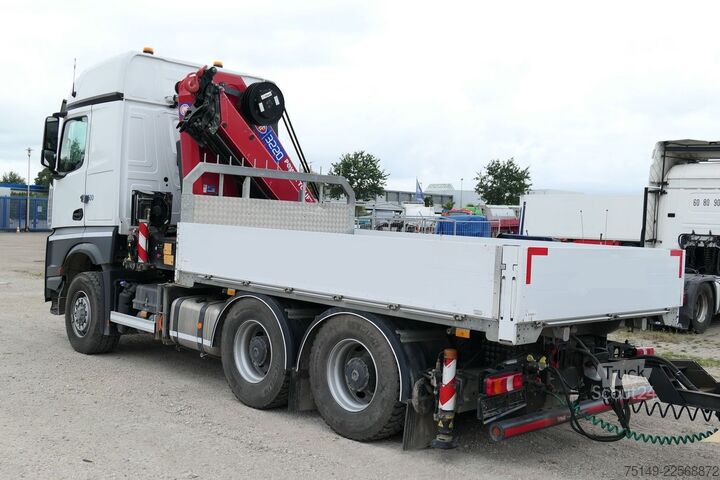 Grue montée sur camion MERCEDES-BENZ 2651 L Arocs HAD 6x6,HMF 3220,Funk,AHK,Container