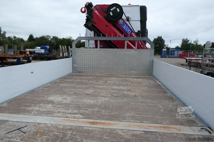 Grue montée sur camion MERCEDES-BENZ 2651 L Arocs HAD 6x6,HMF 3220,Funk,AHK,Container