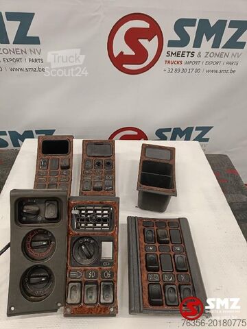 Внутрішня частина Scania Occ dashboardmodules met schakelaars