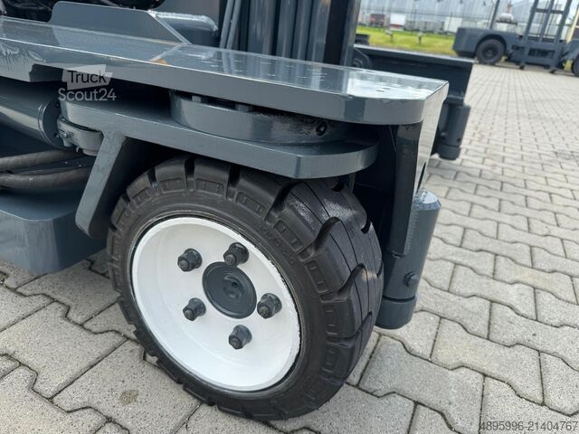 Stivuitor cu patru direcții Combilift C3000/Triplex 5500 mm /Perfect condition