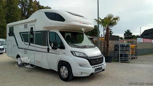Autorulotă cu alcovă ADRIA Coral XL Plus 670 SL Automatk, 160 PS, Markise