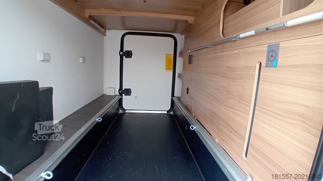 Autocaravana con alcoba ADRIA Coral XL Plus 670 SL Automatk, 160 PS, Markise