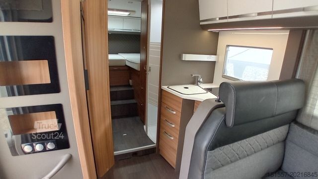 Autocaravana con alcoba ADRIA Coral XL Plus 670 SL Automatk, 160 PS, Markise
