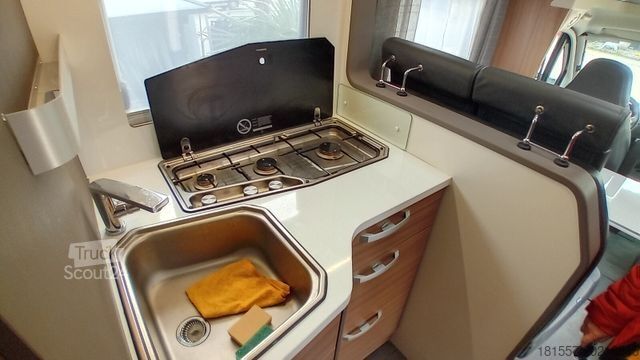 Autocaravana con alcoba ADRIA Coral XL Plus 670 SL Automatk, 160 PS, Markise