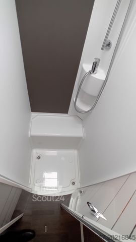 Autocaravana con alcoba ADRIA Coral XL Plus 670 SL Automatk, 160 PS, Markise