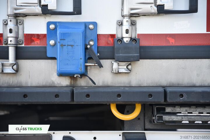 Semiremorcă frigorifică SCHMITZ CARGOBULL SKO FP 60 ThermoKing SLXi 300