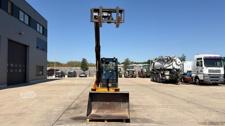 Chariot télescopique JCB TLT 35D ( 853.6 HOURS !!! / TELETRUK / 4X4 / TO...