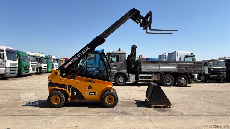 Chariot télescopique JCB TLT 35D ( 853.6 HOURS !!! / TELETRUK / 4X4 / TO...