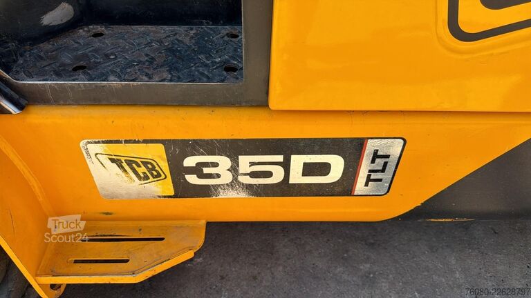 Chariot télescopique JCB TLT 35D ( 853.6 HOURS !!! / TELETRUK / 4X4 / TO...