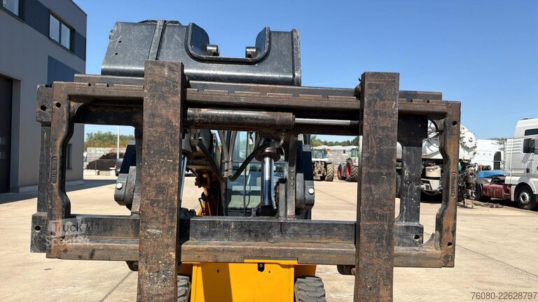 Chariot télescopique JCB TLT 35D ( 853.6 HOURS !!! / TELETRUK / 4X4 / TO...