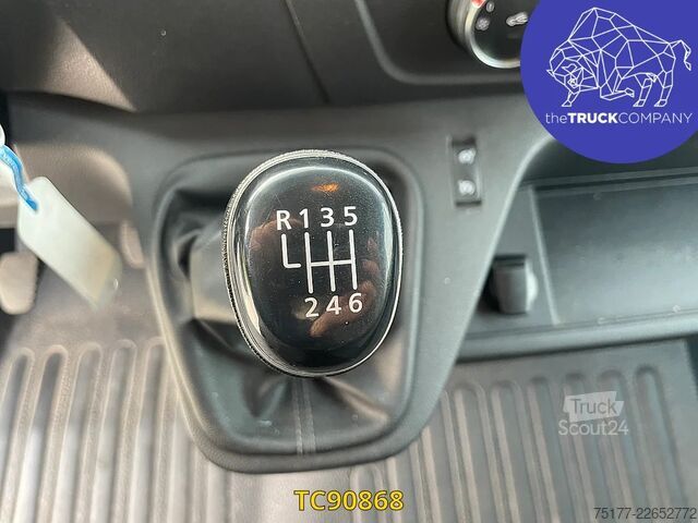 Plataforma elevatória Renault Master 145.35 Nacelle