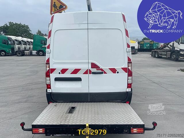 Zvedací plošina Renault Master 145.35 klubb