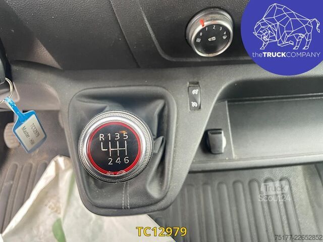 Plate-forme de levage Renault Master 145.35 klubb