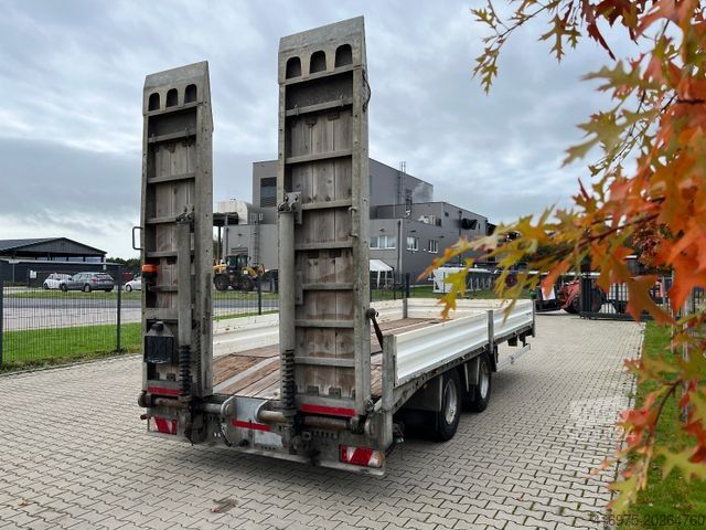 Tieflader Anhänger HUMBAUR HBTZ Tandem Tieflader Baumaschinentransport Ramp