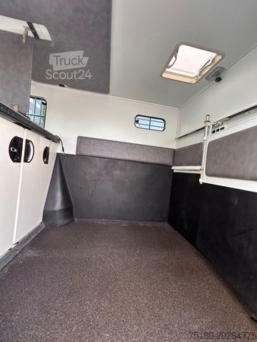 Prevoznik živine RENAULT Master Theault  Pferdetransporter 5 Sitzer TOP