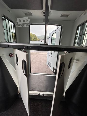 Prevoznik živine RENAULT Master Theault  Pferdetransporter 5 Sitzer TOP
