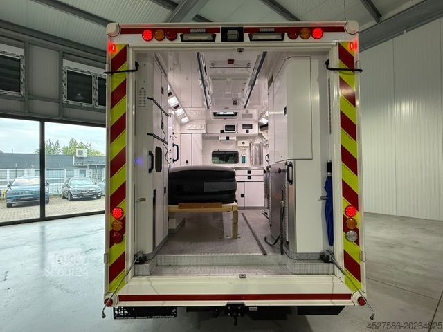 Vrachtwagen met bakwagen MERCEDES-BENZ Sprinter III 519*RTW*KOFFER*WOHNMOBIL*3.5T*AHK