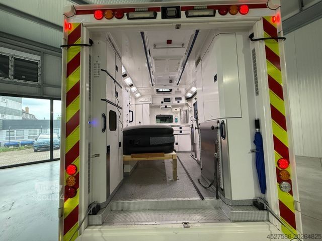 Vrachtwagen met bakwagen MERCEDES-BENZ Sprinter III 519*RTW*KOFFER*WOHNMOBIL*3.5T*AHK