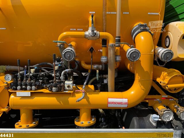 Véhicule aspirant Mercedes-Benz Axor 2533 Euro 5 Koks Combi