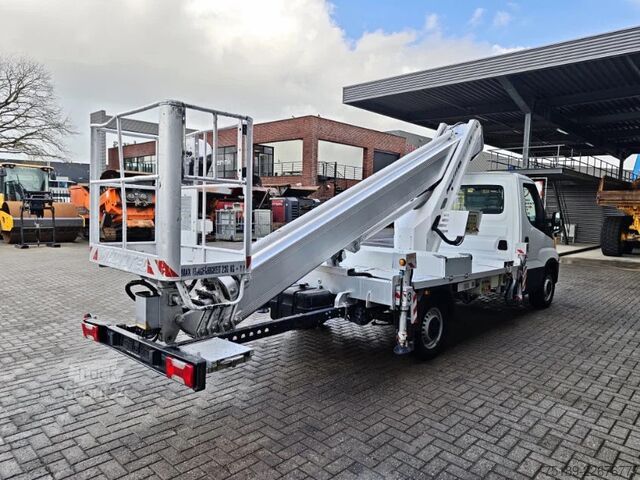 Підйомна платформа Iveco Daily 35-120 Multitel MT 270
