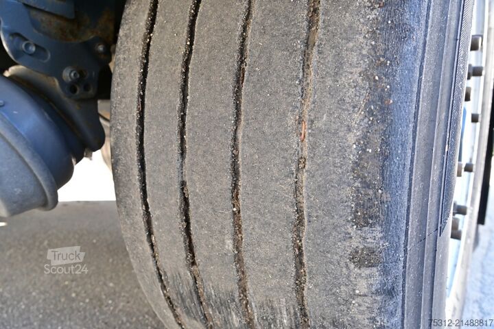 Öppen semitrailer med kapell Schwarzmueller SPA 3/E  LIftachse