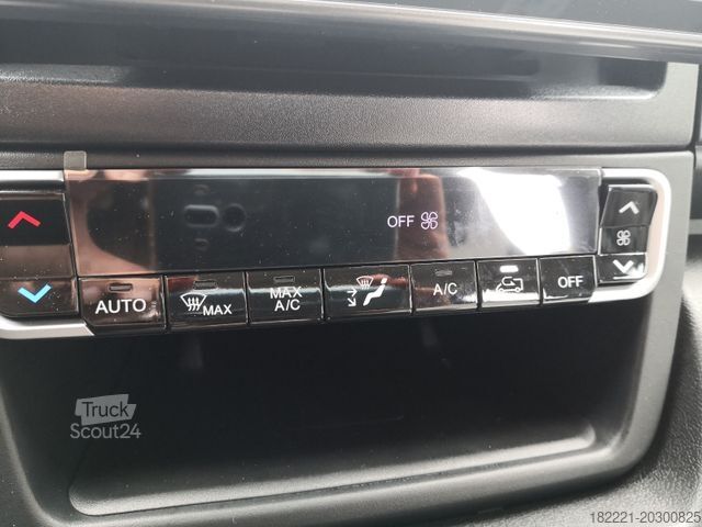 Camper van ROLLER TEAM Livingstone Go 2 * Safety+Tech Pakete * Extras