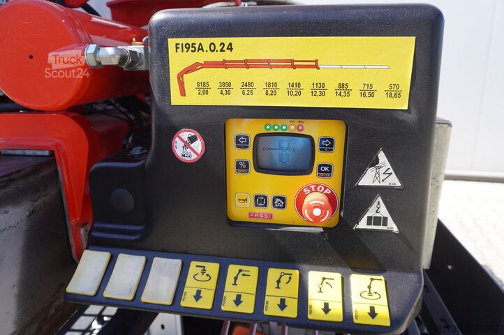 Platform met kraan Mercedes-Benz Arocs 2536 6x2 / 200 tho.km / Fassi F195