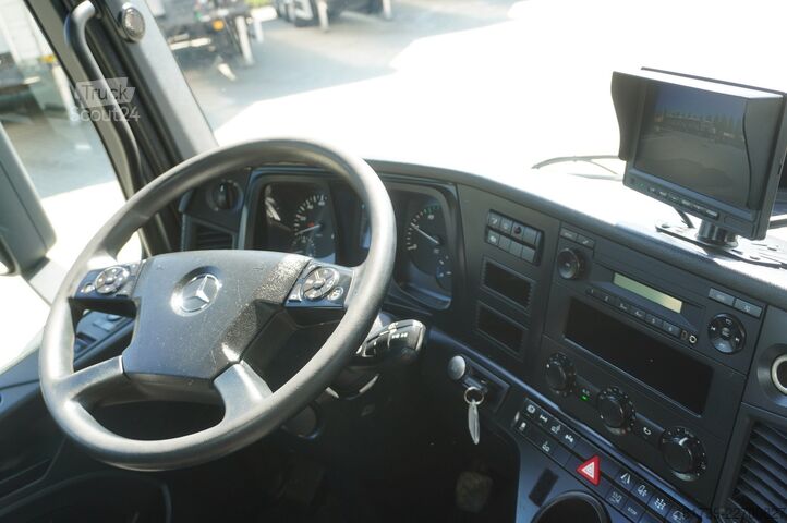 Platform met kraan Mercedes-Benz Arocs 2536 6x2 / 200 tho.km / Fassi F195