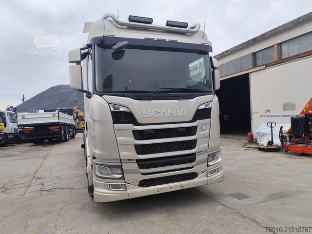 φορτηγό με επίπεδη καρότσα SCANIA R 540